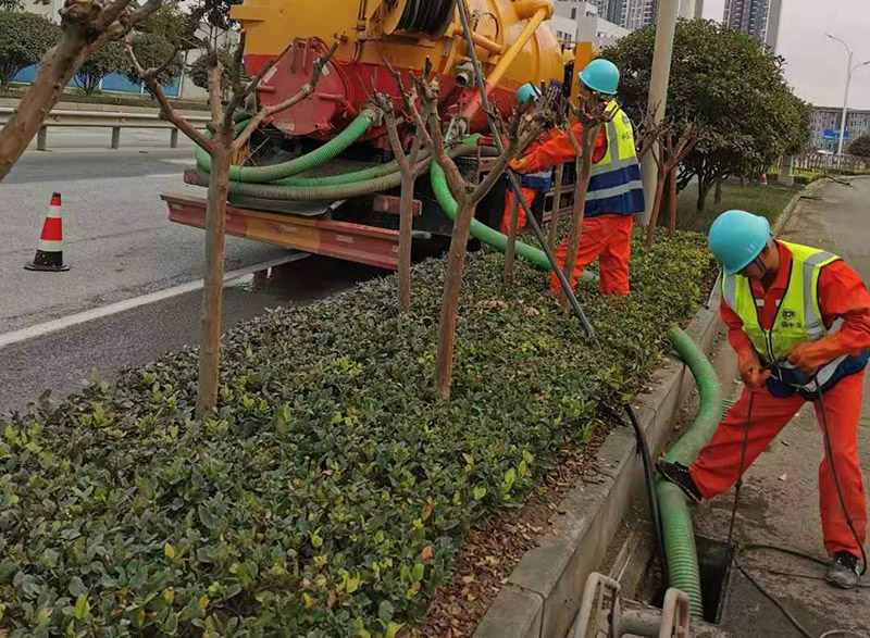 九真镇市政管道清淤
